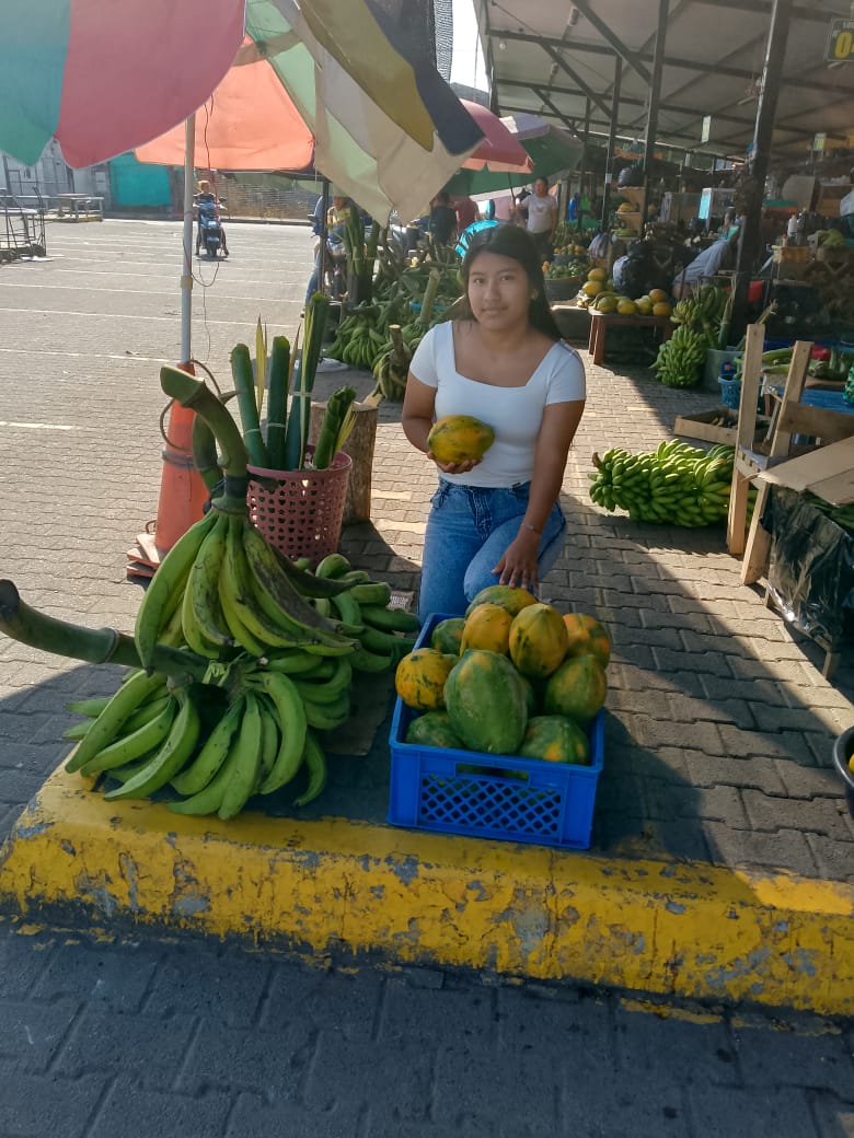 Verdes paya maní yuca guava ubas chantas