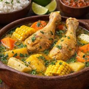 Caldo de gallina criolla