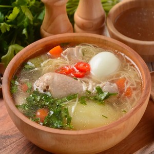Caldo de gallina