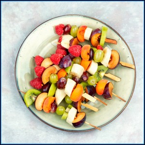 Pinchos de frutas