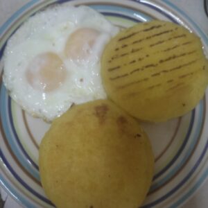 Tortilla de yuca con huevo